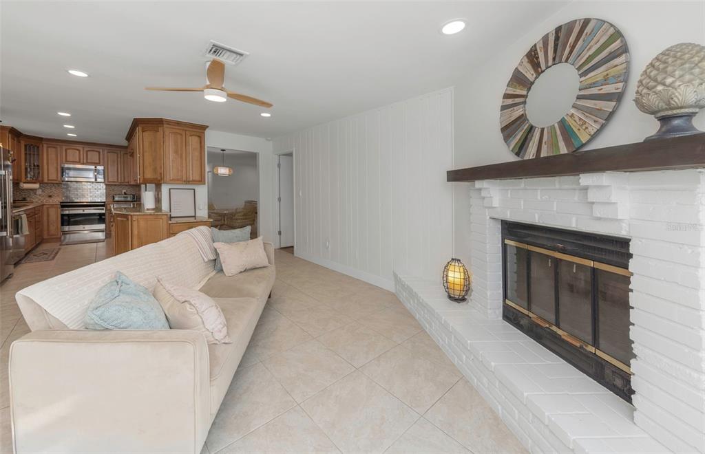 8909 118th Way Seminole, FL 33772 - Photo 19 of 45