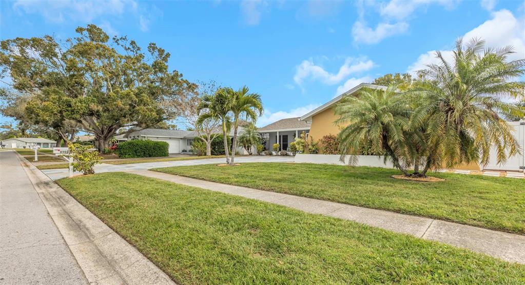 8909 118th Way Seminole, FL 33772 - Photo 3 of 45