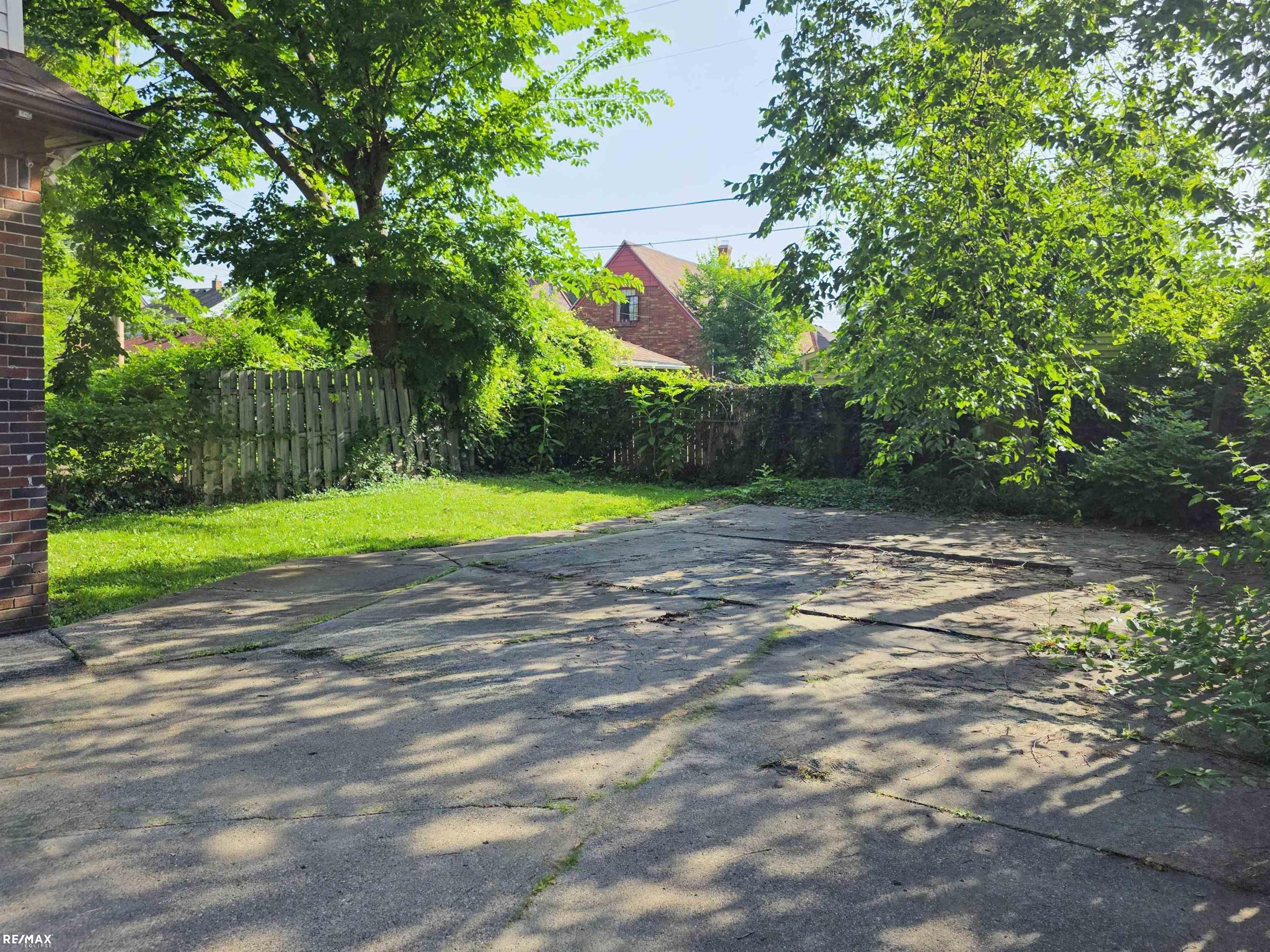 6110-6112 Yorkshire Road Detroit, MI 48224 - Photo 2 of 21