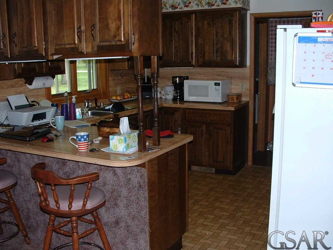 215 N Spring Vernon, MI 48476 - Photo 10 of 18 31199096-9.JPG