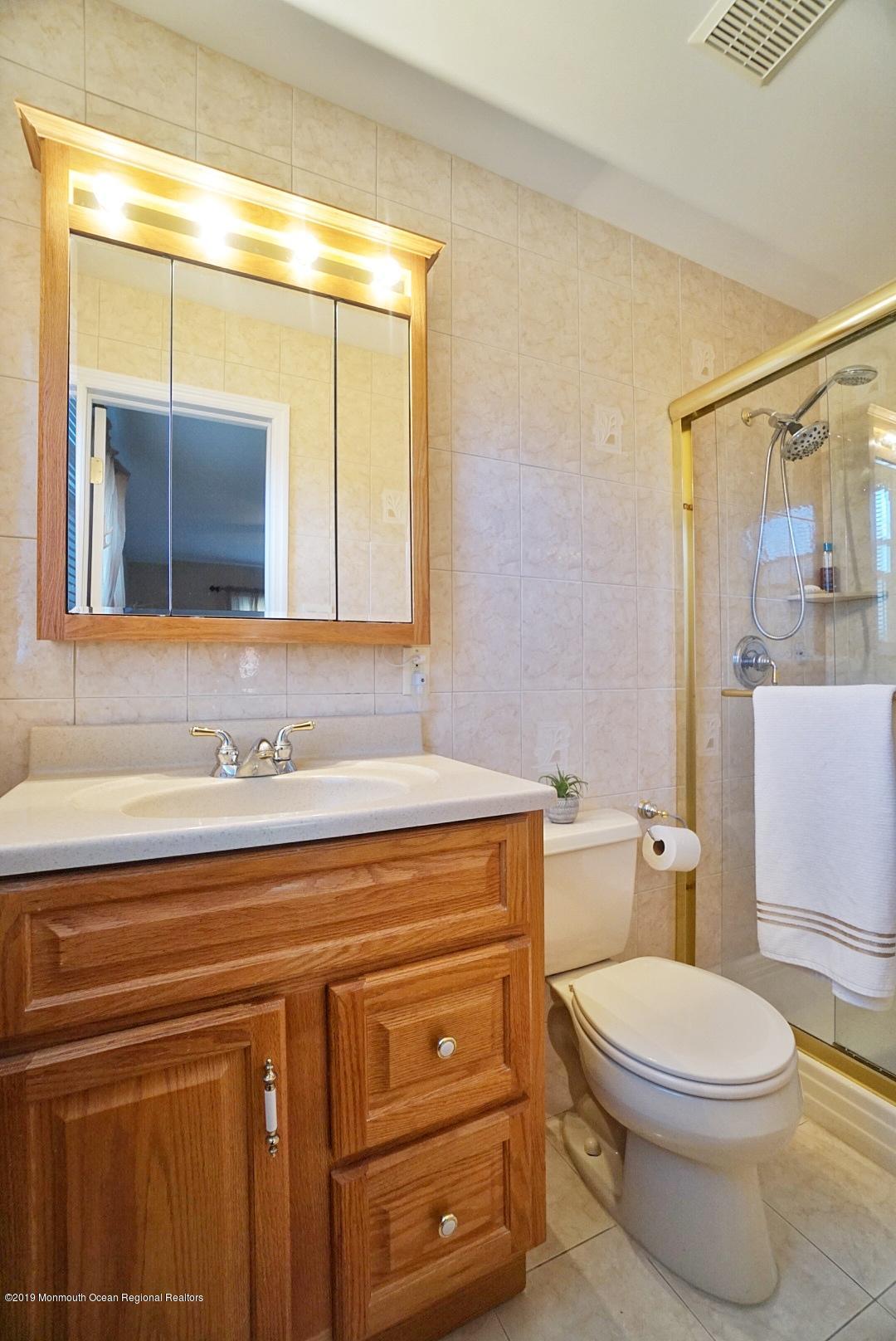 3 Robinson Road Morganville, NJ 07751 - Photo 26 of 45 masterbath