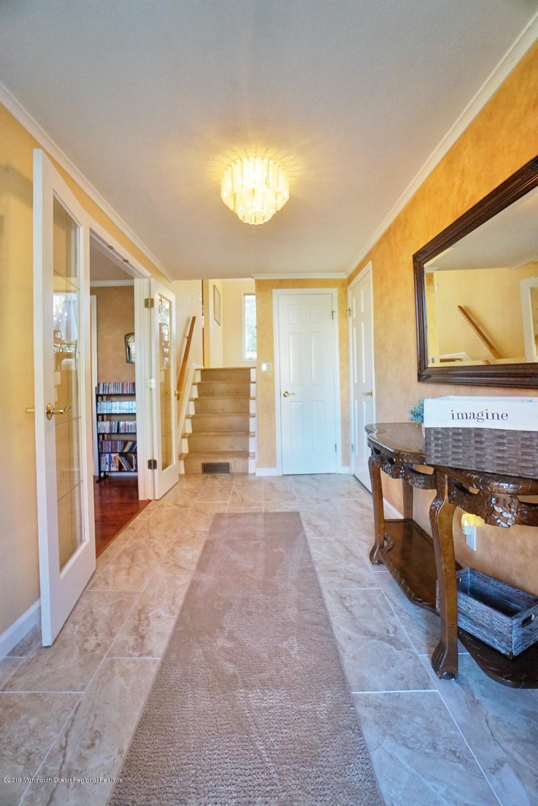 3 Robinson Road Morganville, NJ 07751 - Photo 5 of 45 Entrance