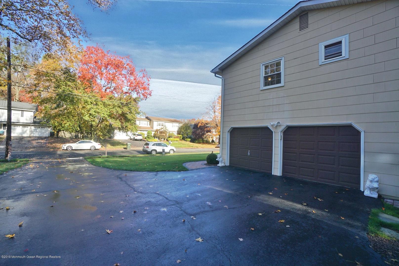 3 Robinson Road Morganville, NJ 07751 - Photo 42 of 45 driveway
