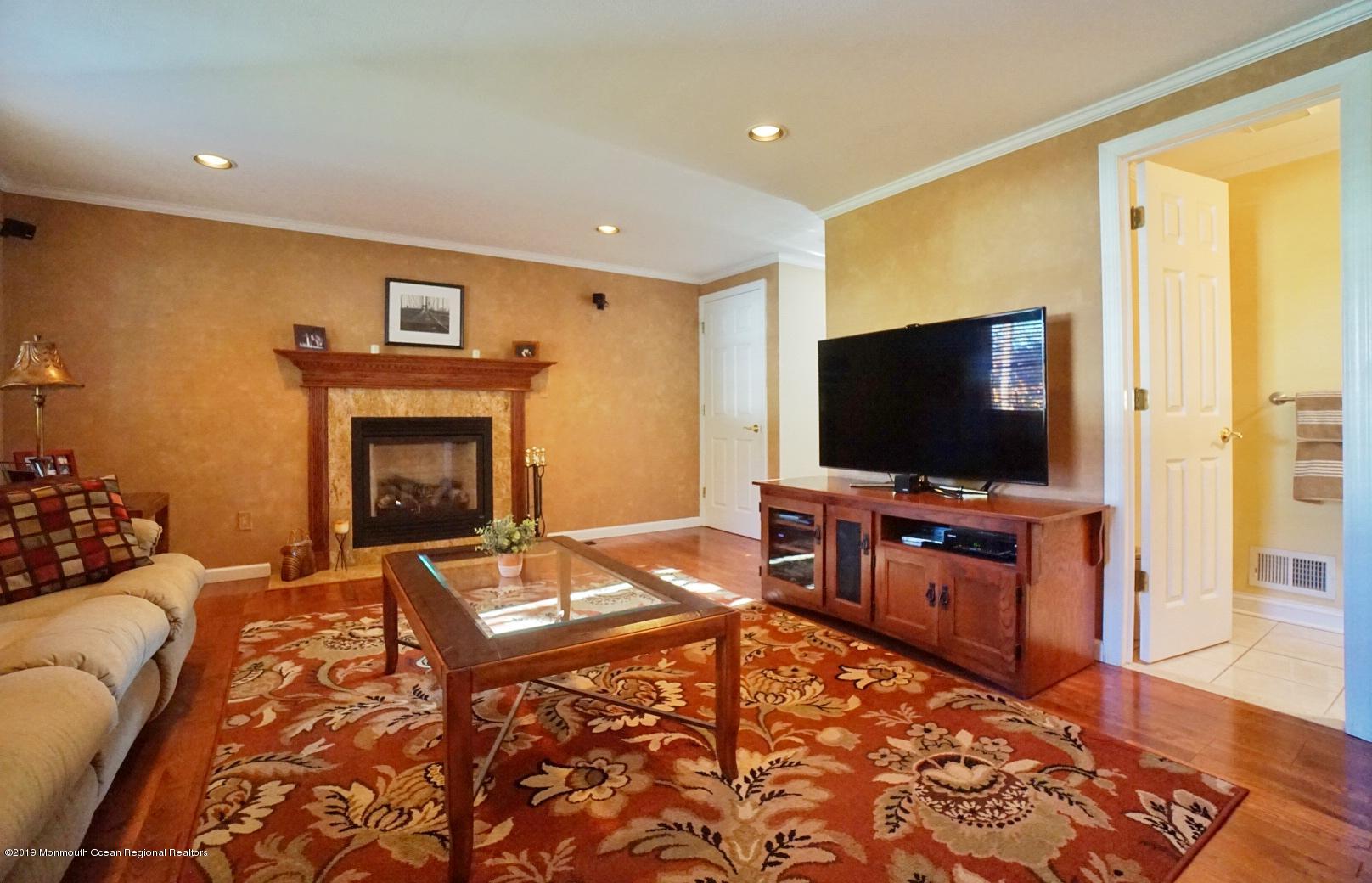 3 Robinson Road Morganville, NJ 07751 - Photo 6 of 45 livingroom