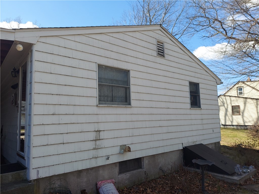 99 Revere Street Pawtucket, RI 02861 - Photo 4 of 15