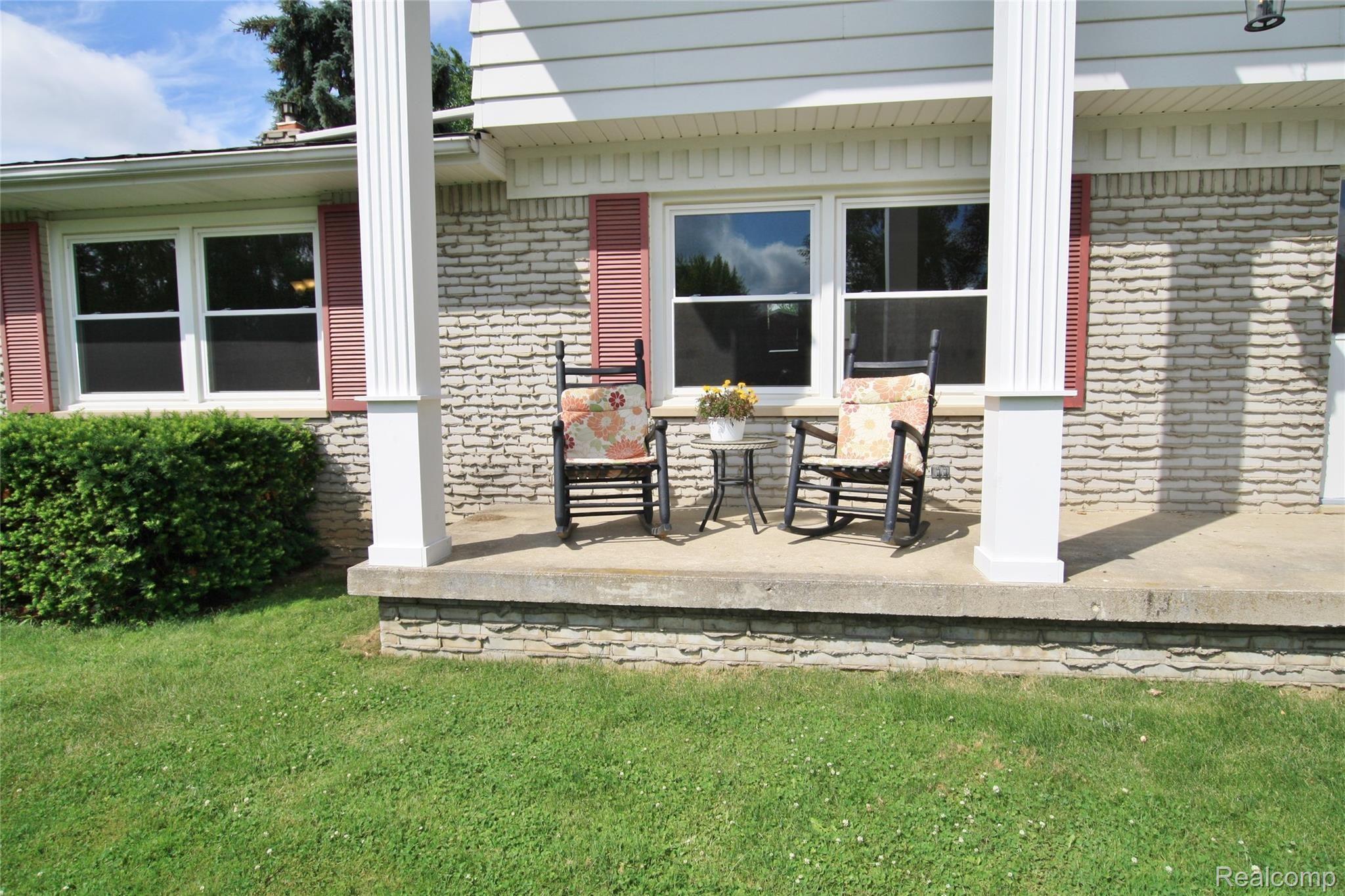 3166 Red Barn Road Flint, MI 48507 - Photo 7 of 34 RedBarn 013.JPG