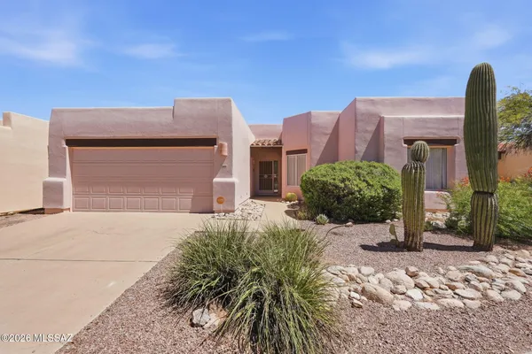 $475,000 | 529 East Squirrel Tail Drive, Tucson, AZ 85704