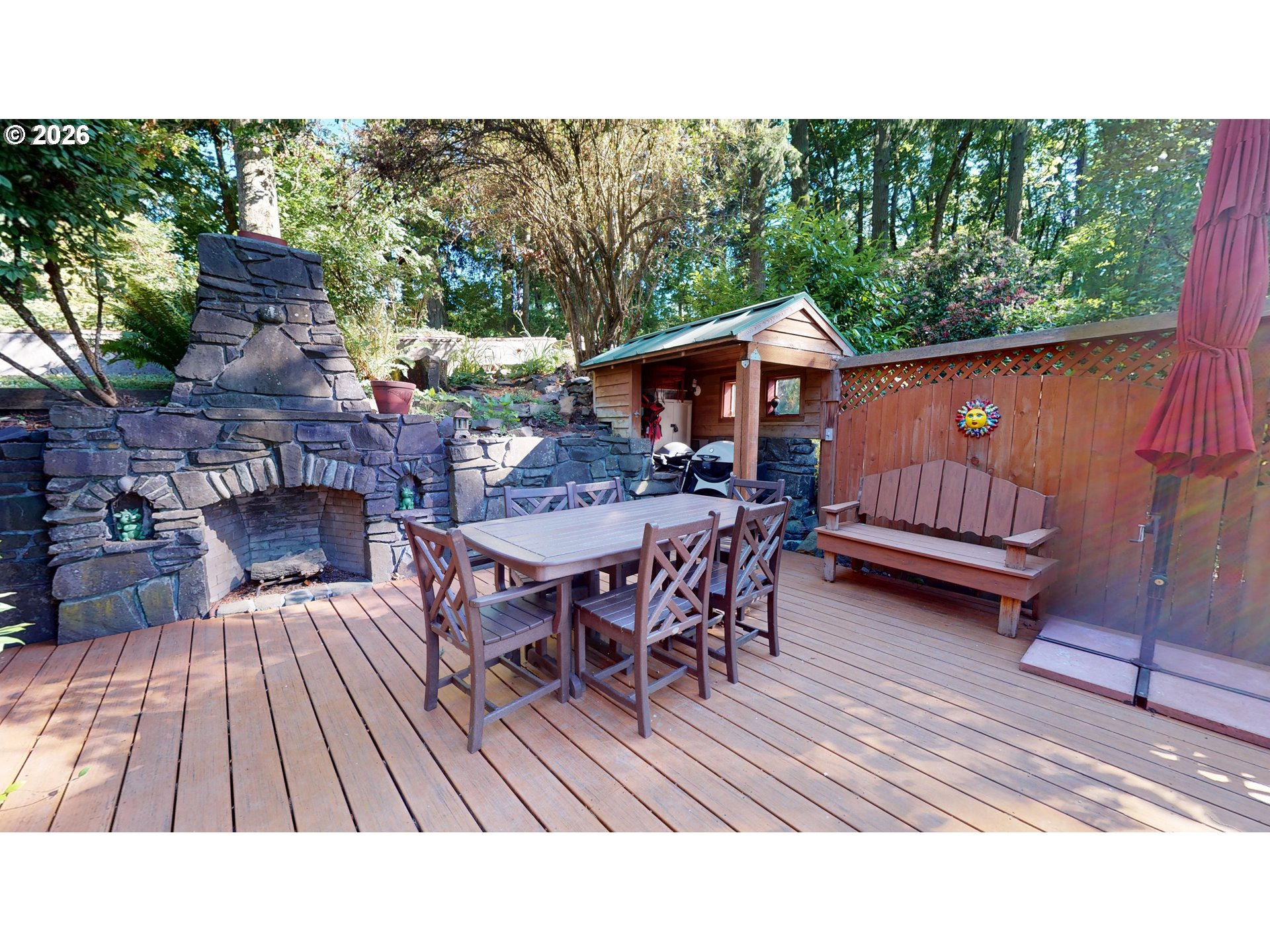411 Perry Street Springfield, OR 97477 - Photo 30 of 48 Deck