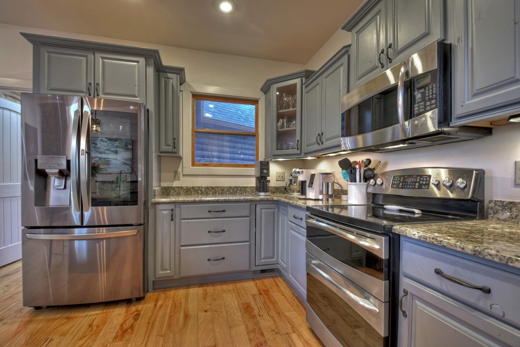 90 Twin Lakes Road Blue Ridge, GA 30513 - Photo 17 of 39