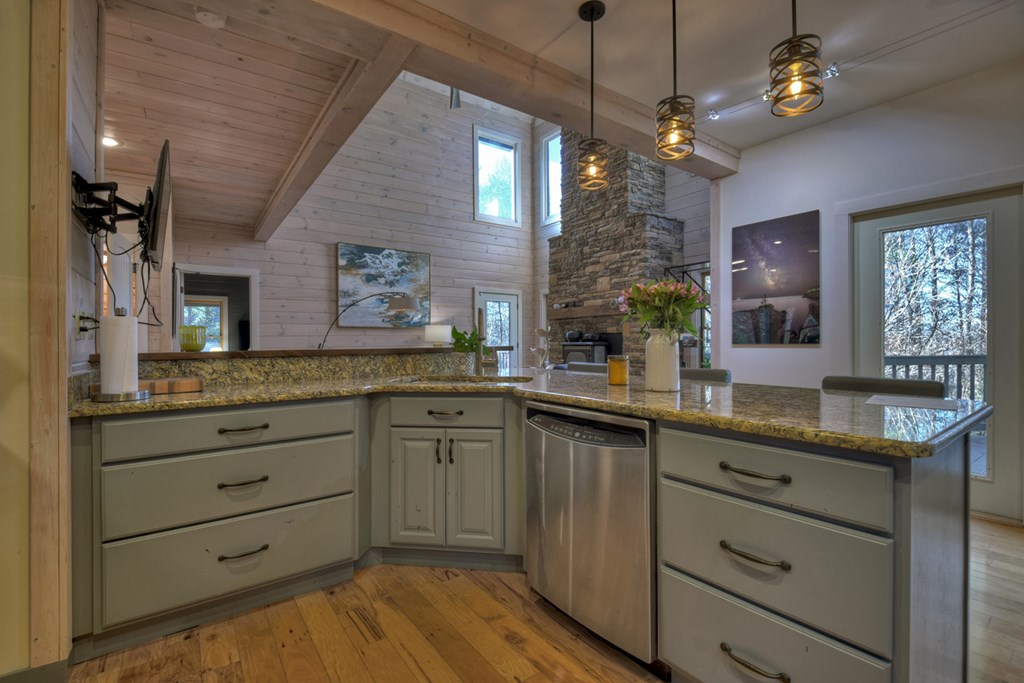 90 Twin Lakes Road Blue Ridge, GA 30513 - Photo 19 of 39