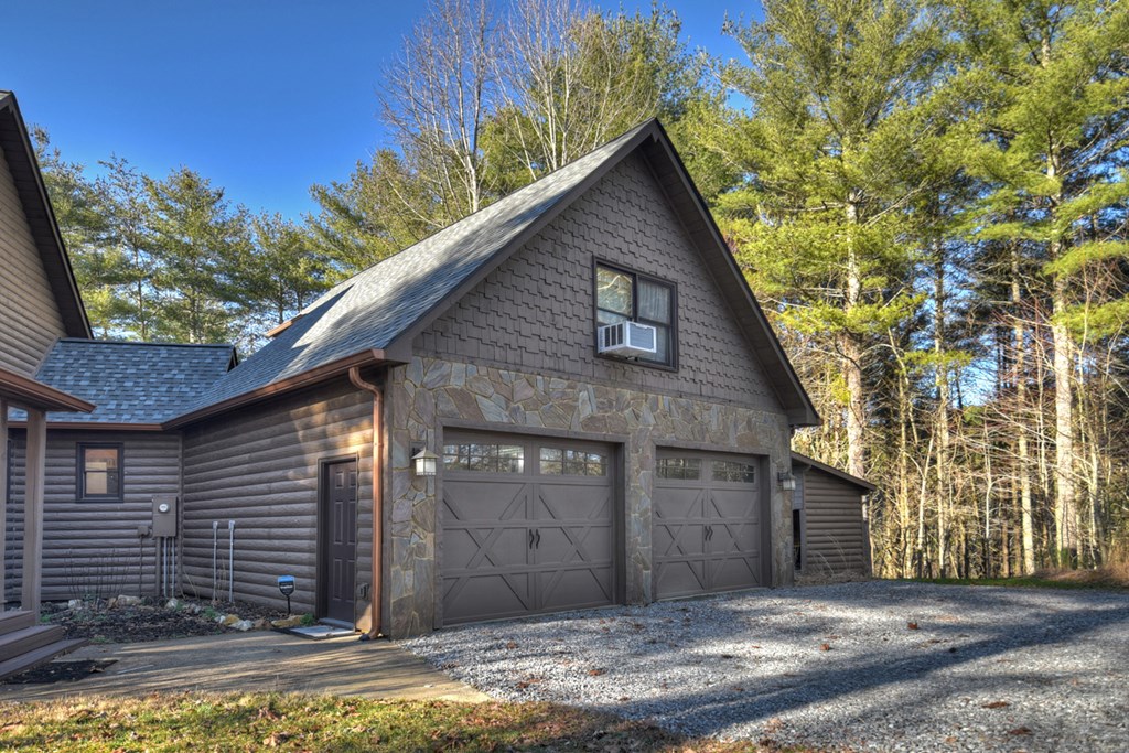 90 Twin Lakes Road Blue Ridge, GA 30513 - Photo 2 of 39