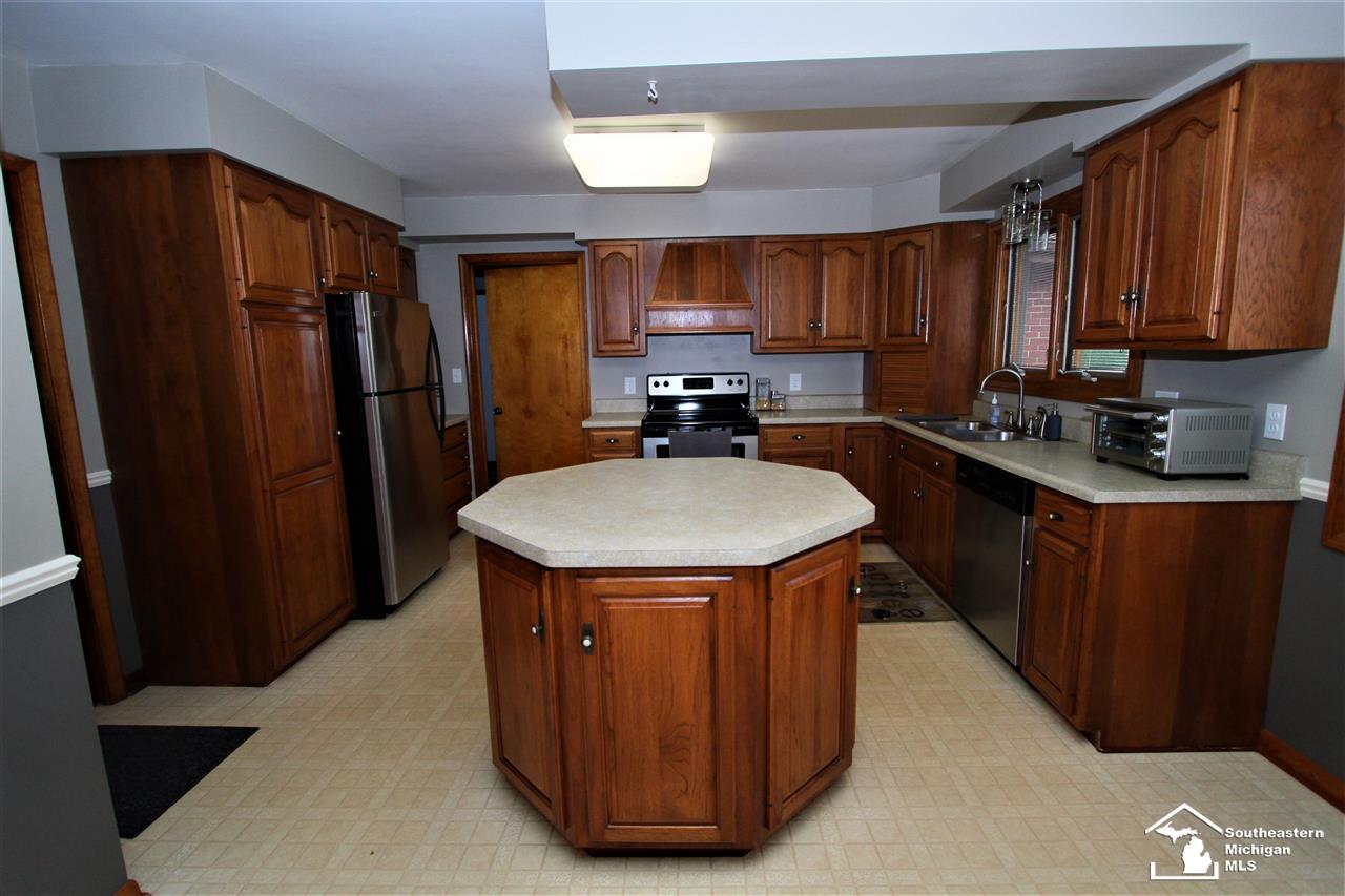 13100 Briar Hill Road Carleton, MI 48117 - Photo 11 of 28