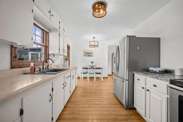 $318,500 | 404 Sherwood Avenue, Three Oaks, MI 49128