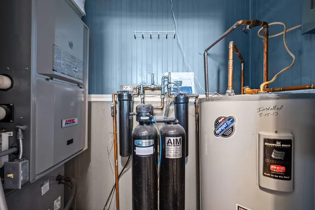 $318,500 | 404 Sherwood Avenue, Three Oaks, MI 49128