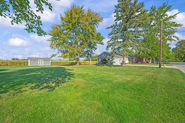 $318,500 | 404 Sherwood Avenue, Three Oaks, MI 49128