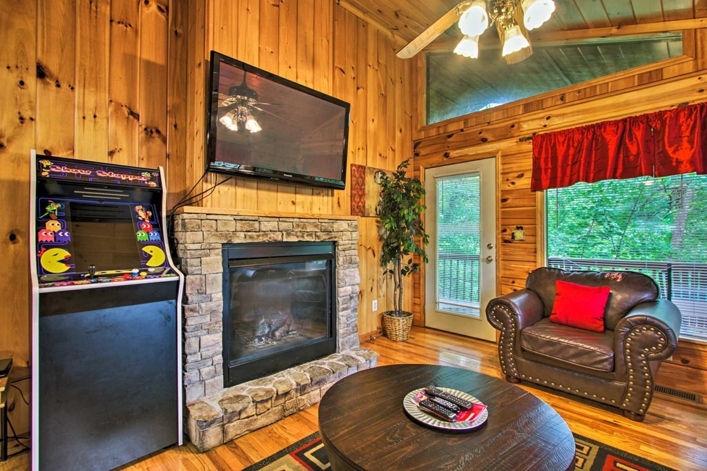 2201 Hawks Point Way, Unit THESHOWSTOPPER Sevierville, TN 37862 - Photo 6 of 21 Gallery Image 6