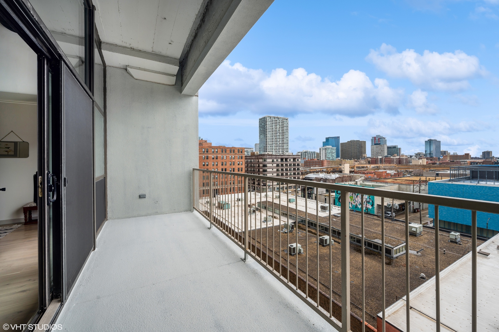 1530 South State Street, Unit 628 Chicago, IL 60605 - Photo 20 of 30 a view of balcony with city view