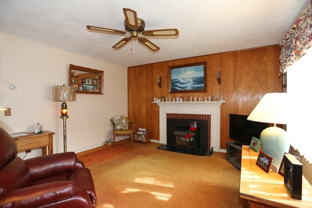 230 Kings Grant Road Marlborough, MA 01752 - Photo 9 of 20 Gallery Image 9