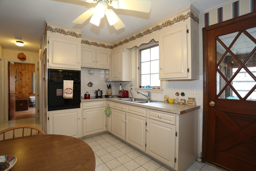 230 Kings Grant Road Marlborough, MA 01752 - Photo 10 of 20 Gallery Image 10