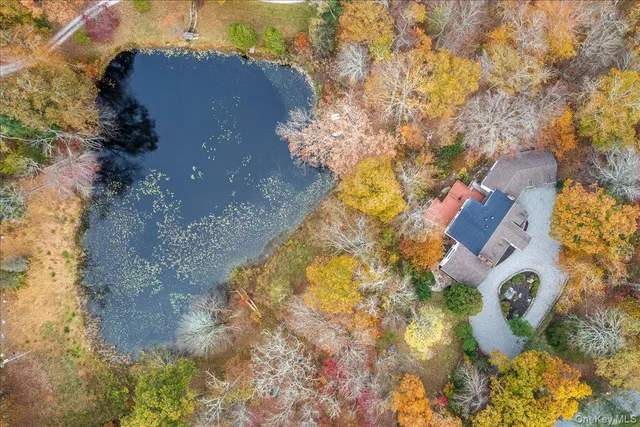 a view of outside area