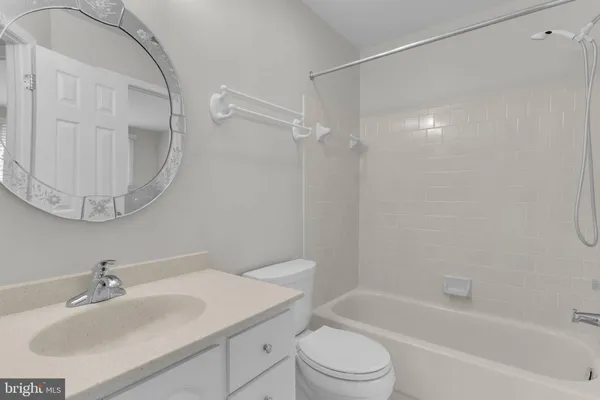 $2,400 | 4986 Dorsey Hall Drive, Unit C1, Ellicott City, MD 21042