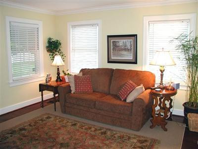 370 Cochran Road Lexington, KY 40502 - Photo 8 of 18 This first floor bedroom also doubles as