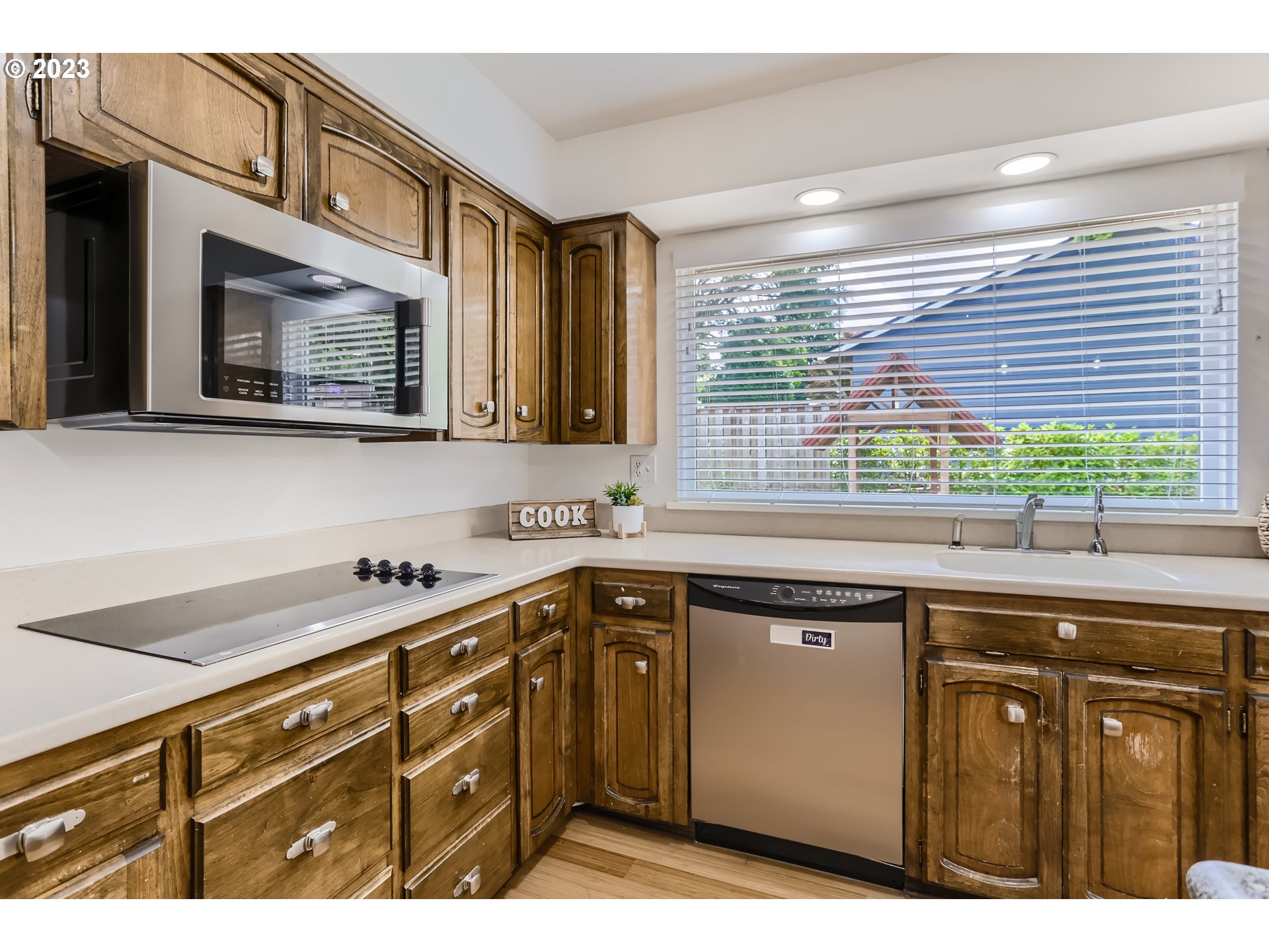 11930 Northwest McDaniel Road Portland, OR 97229 - Photo 11 of 32 Gallery Image 11