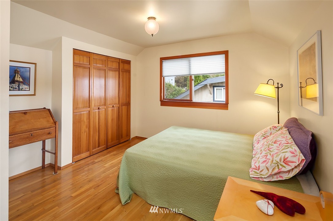 26328 Pillsbury Road Southwest Vashon, WA 98070 - Photo 12 of 24 Gallery Image 12