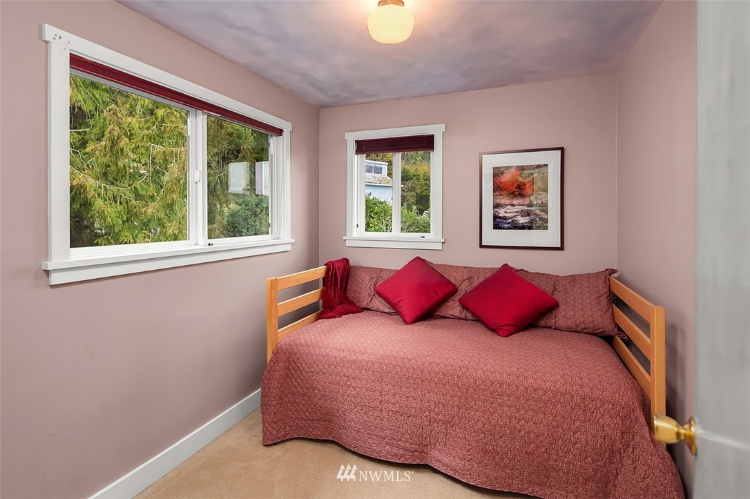 26328 Pillsbury Road Southwest Vashon, WA 98070 - Photo 15 of 24 Gallery Image 15