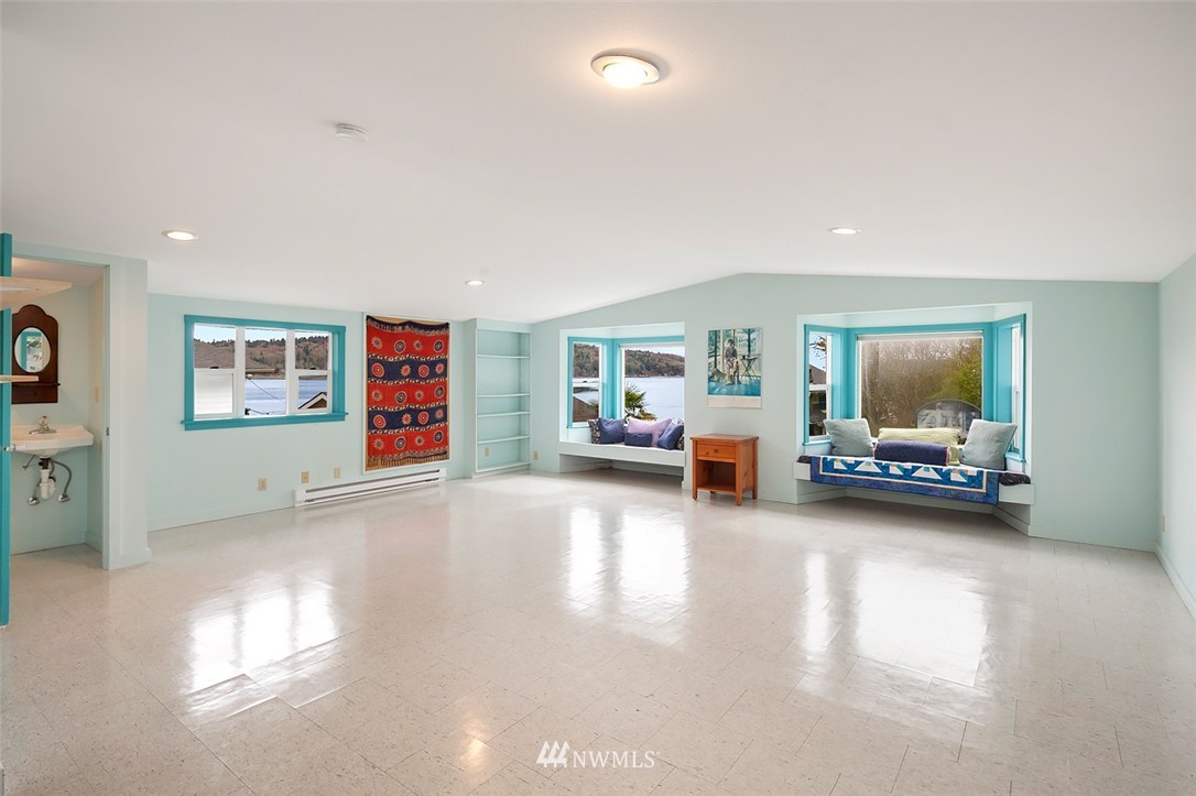 26328 Pillsbury Road Southwest Vashon, WA 98070 - Photo 17 of 24 Gallery Image 17