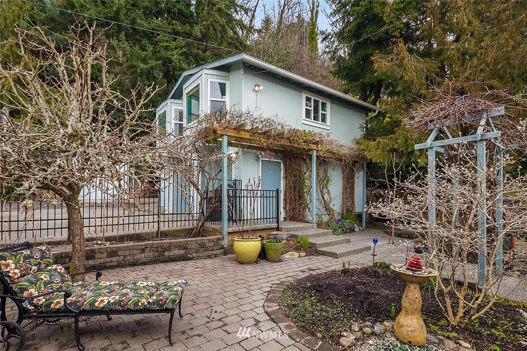 26328 Pillsbury Road Southwest Vashon, WA 98070 - Photo 4 of 24 Gallery Image 4