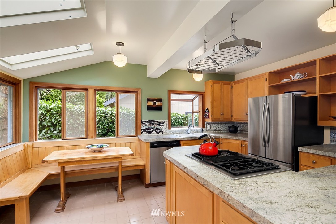 26328 Pillsbury Road Southwest Vashon, WA 98070 - Photo 8 of 24 Gallery Image 8