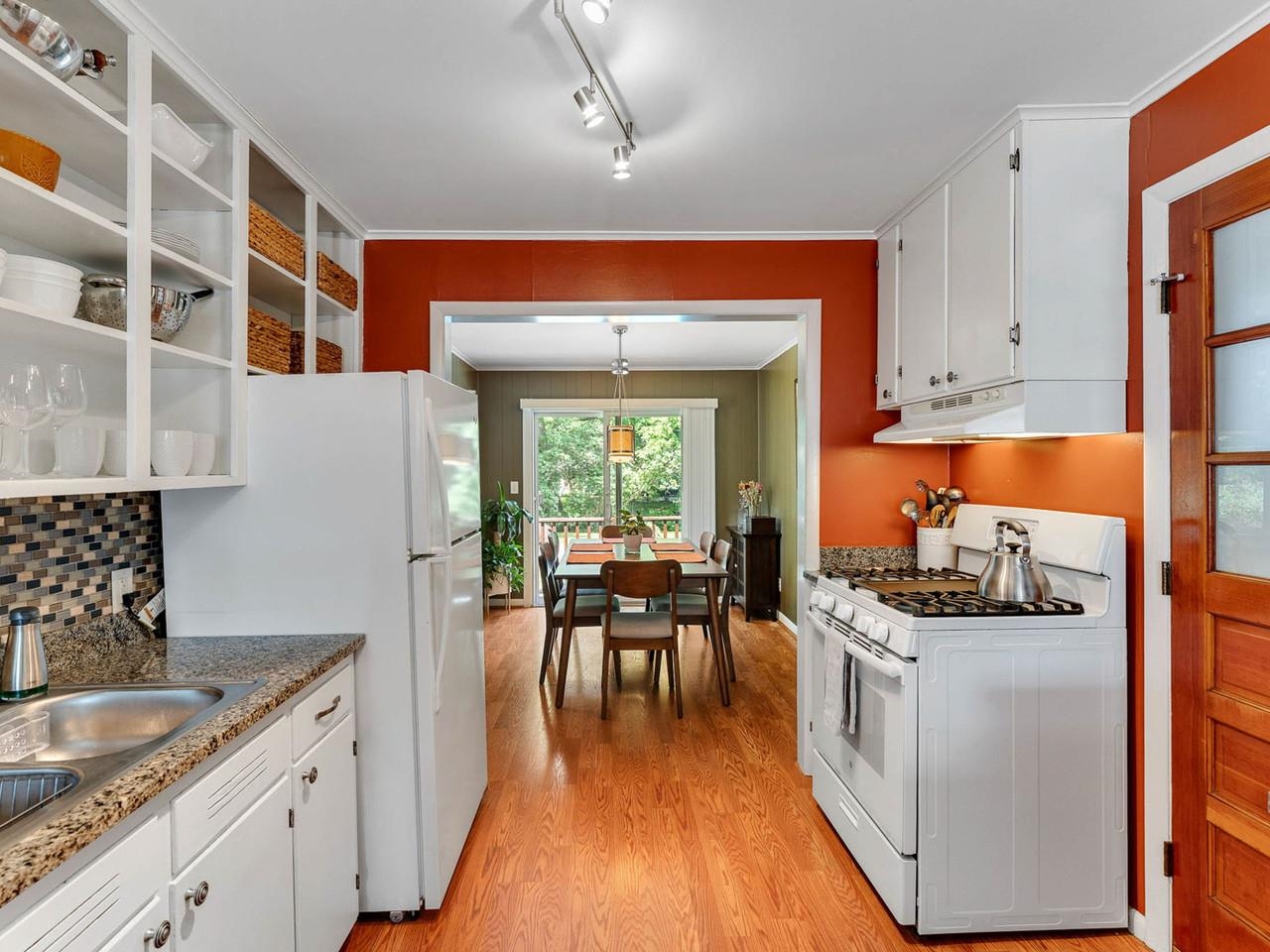156 Woodlawn Road Burlington, VT 05408 - Photo 13 of 43