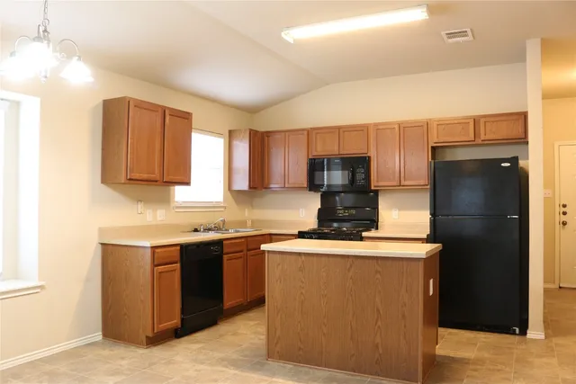 $1,800 | 2855 Shadowpoint Cove, Round Rock, TX 78665