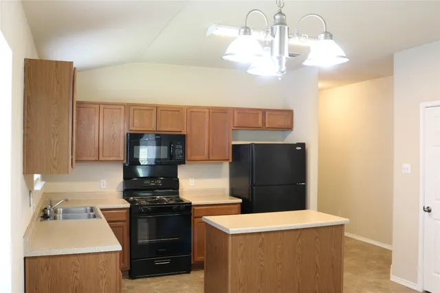 $1,800 | 2855 Shadowpoint Cove, Round Rock, TX 78665