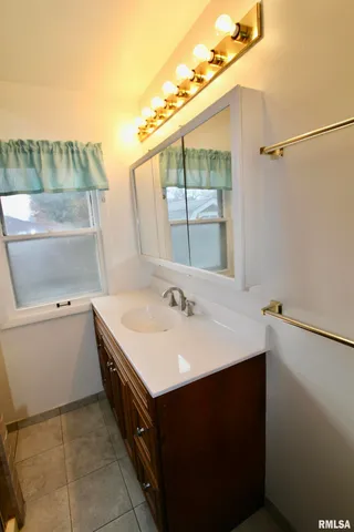 $92,900 | 2318 North Flora Avenue, Peoria, IL 61604