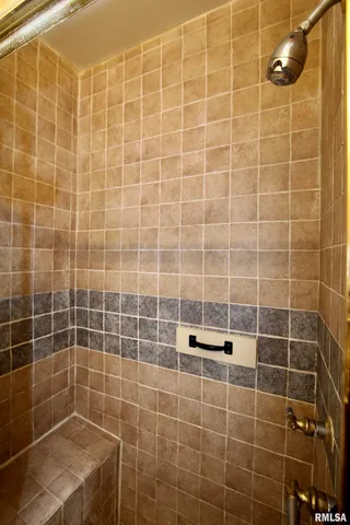 $92,900 | 2318 North Flora Avenue, Peoria, IL 61604