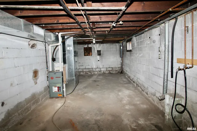 $92,900 | 2318 North Flora Avenue, Peoria, IL 61604