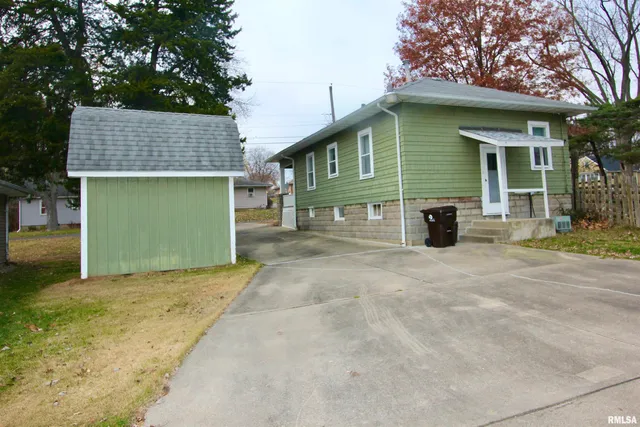 $92,900 | 2318 North Flora Avenue, Peoria, IL 61604