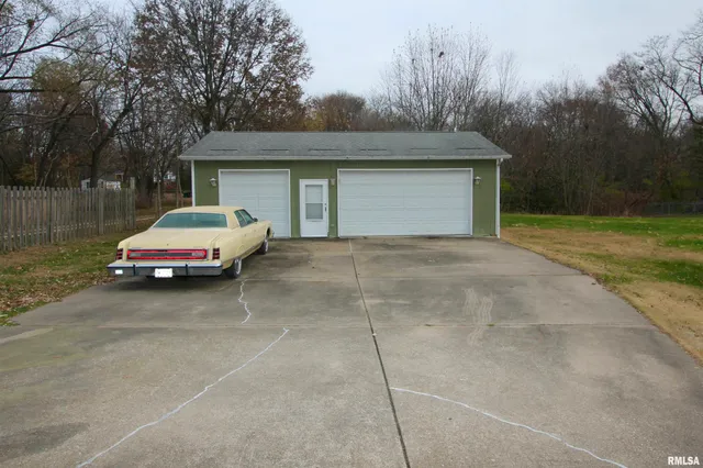 $92,900 | 2318 North Flora Avenue, Peoria, IL 61604