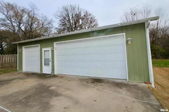 $92,900 | 2318 North Flora Avenue, Peoria, IL 61604