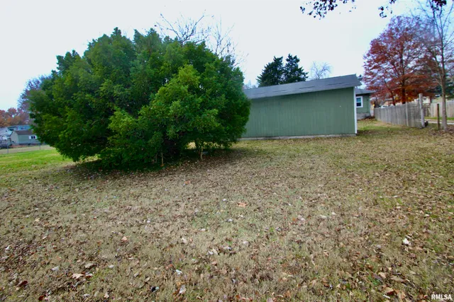 $92,900 | 2318 North Flora Avenue, Peoria, IL 61604