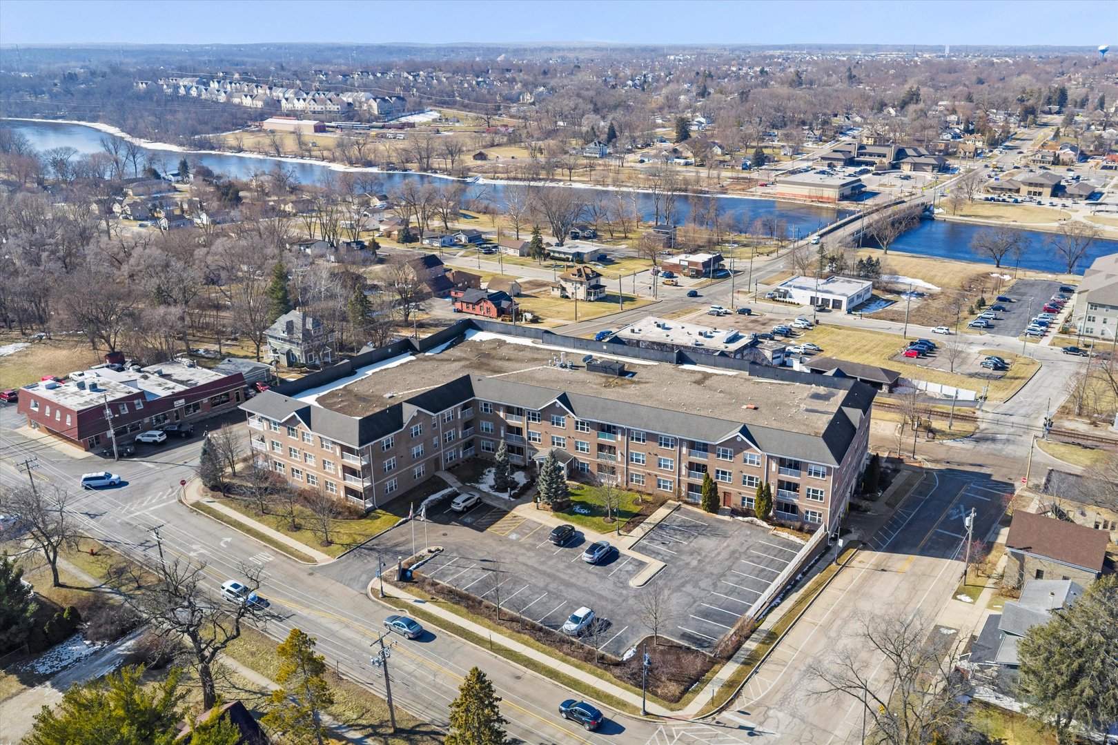 10 North Gilbert Street, Unit 314 South Elgin, IL 60177 - Photo 25 of 25 an aerial view of a house with a ocean view
