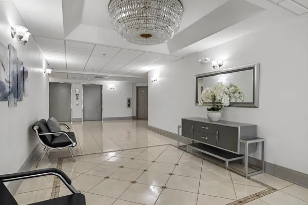 $305,500 | 10 North Gilbert Street, Unit 314, South Elgin, IL 60177