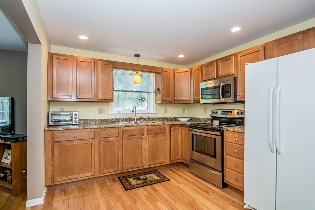 13 Albion Road Billerica, MA 01821 - Photo 18 of 30