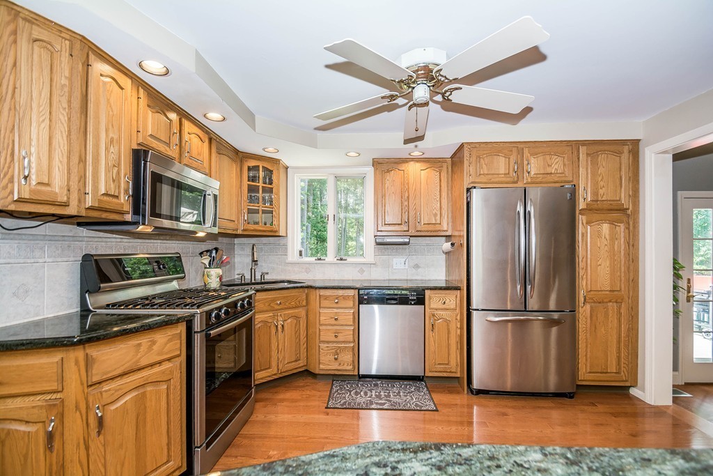 13 Albion Road Billerica, MA 01821 - Photo 8 of 30