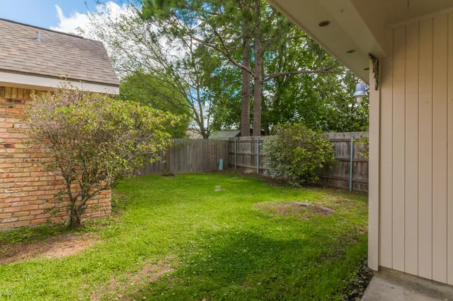 $1,600 | 101 Lazy Creek Drive, Lafayette, LA 70506