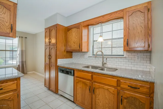 $1,600 | 101 Lazy Creek Drive, Lafayette, LA 70506