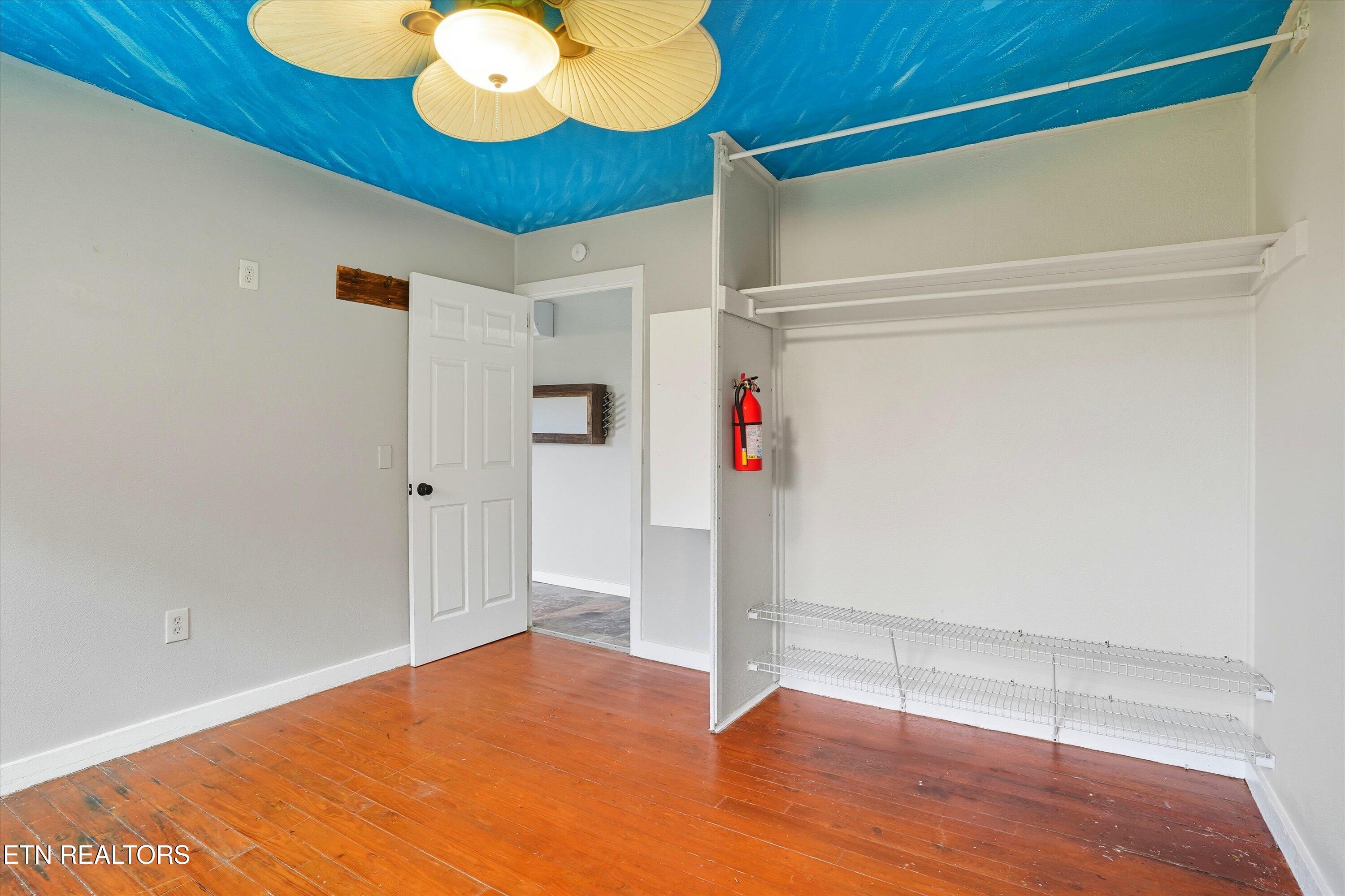 100-102 Howard Lane Oak Ridge, TN 37830 - Photo 11 of 25 34-100_Howard_Ln_Reshoot_009