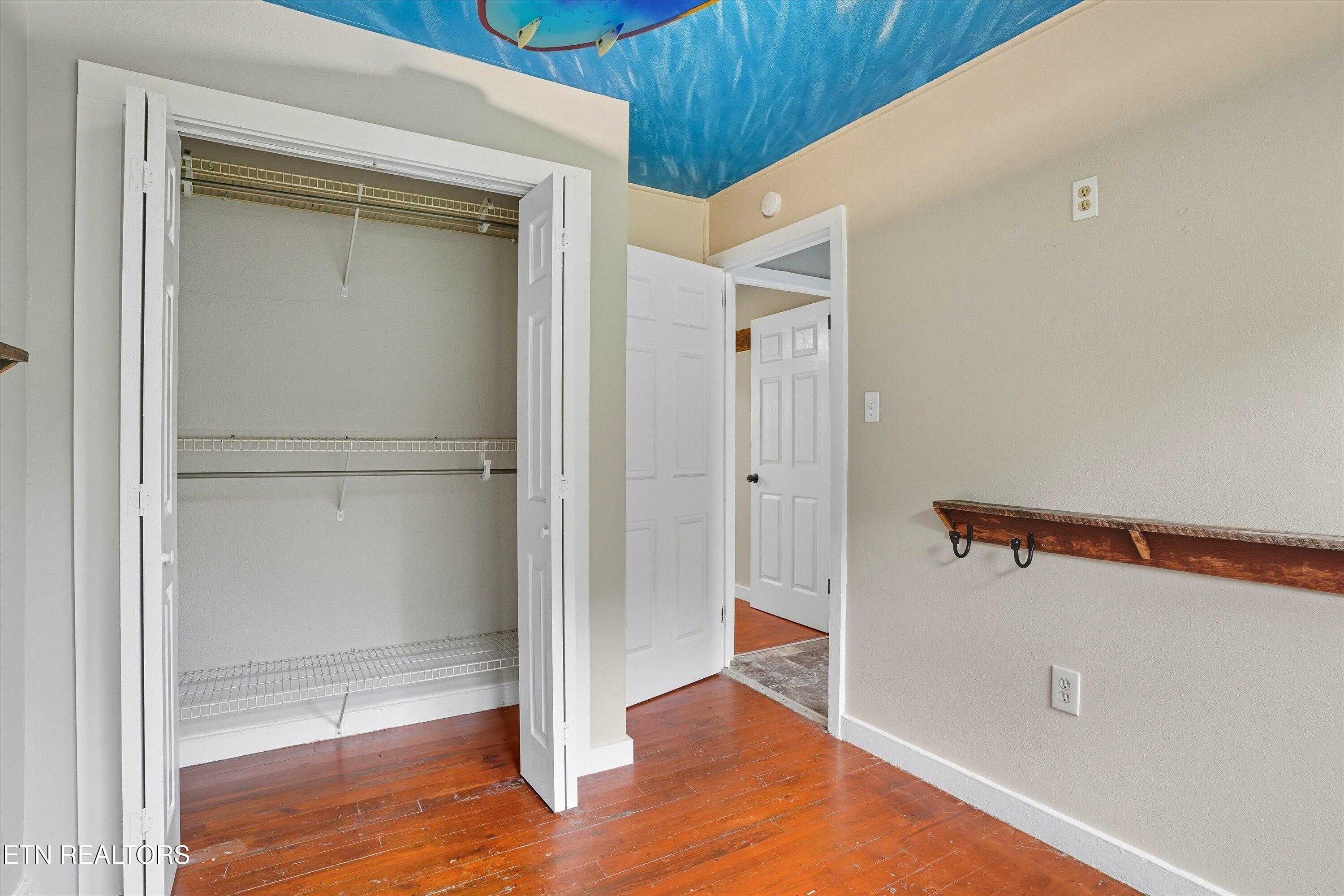 100-102 Howard Lane Oak Ridge, TN 37830 - Photo 14 of 25 37-100_Howard_Ln_Reshoot_012